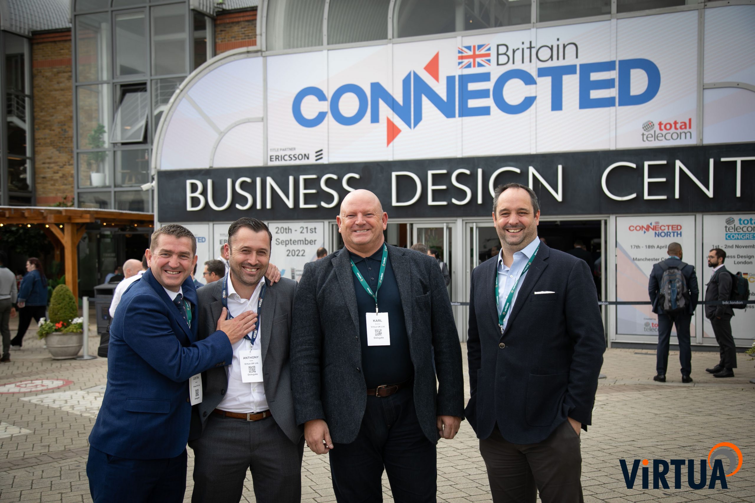 connected britain virtua team outside 5G fibre london